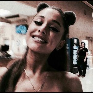 Meet your Posher, Ava